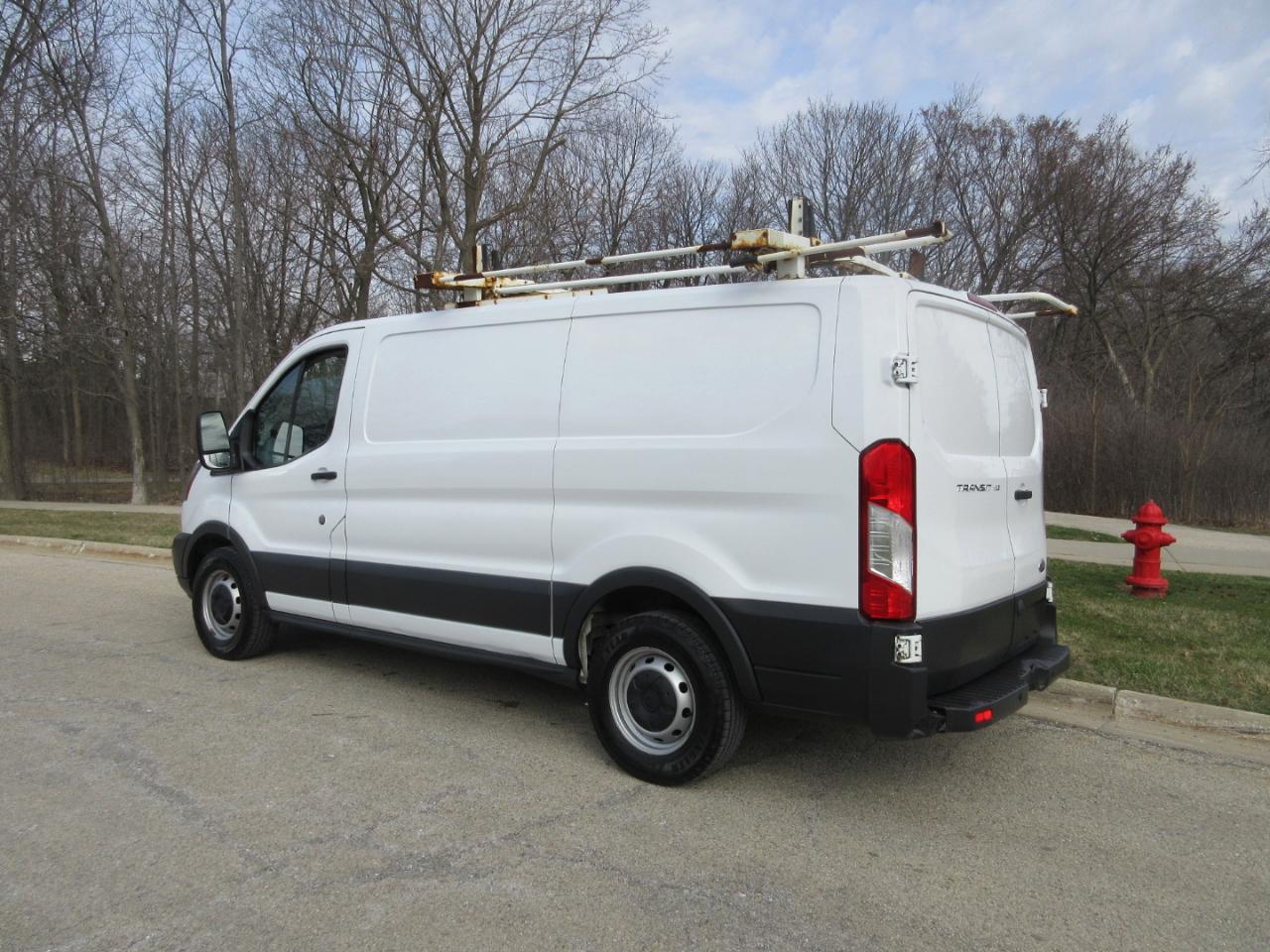 Ford Transit 150 Van Low Roof w/Sliding Pass. 130-in. WB 2017