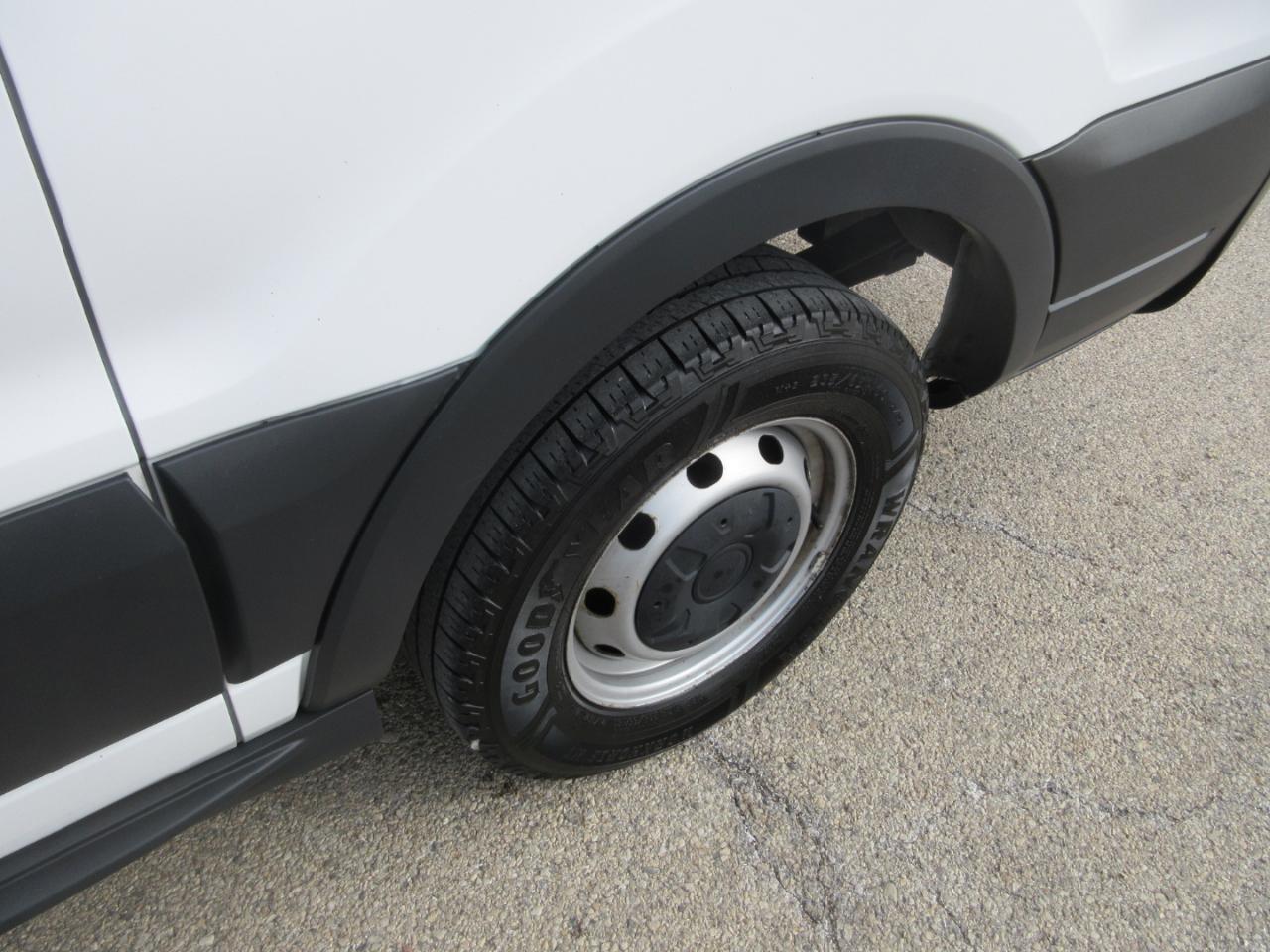 Ford Transit 150 Van Low Roof w/Sliding Pass. 130-in. WB 2017