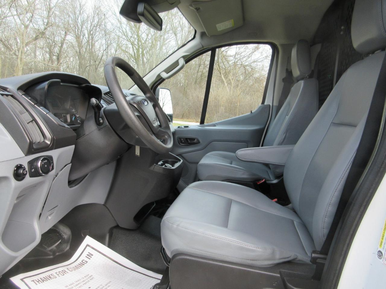 Ford Transit 150 Van Low Roof w/Sliding Pass. 130-in. WB 2017