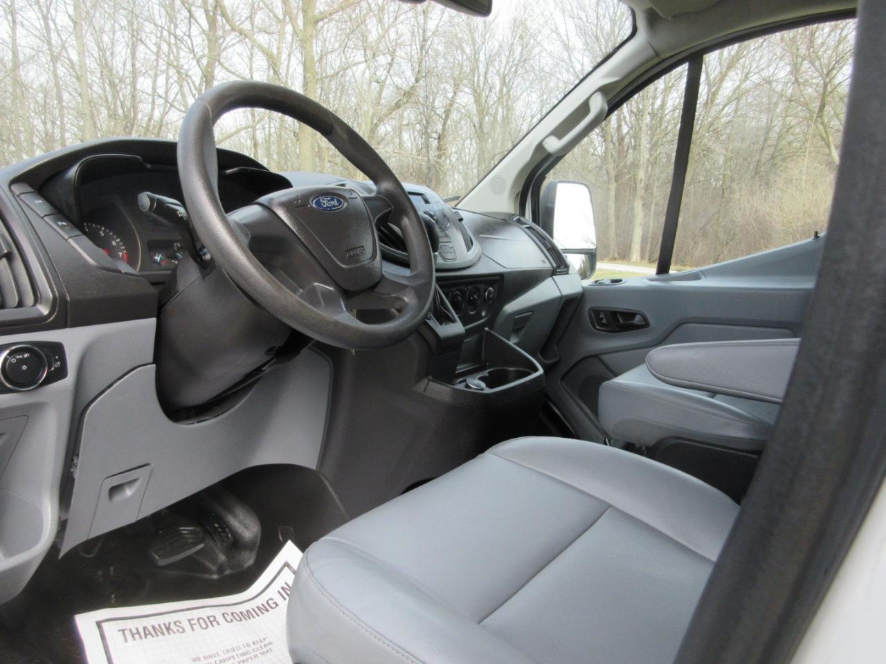 Ford Transit 150 Van Low Roof w/Sliding Pass. 130-in. WB 2017