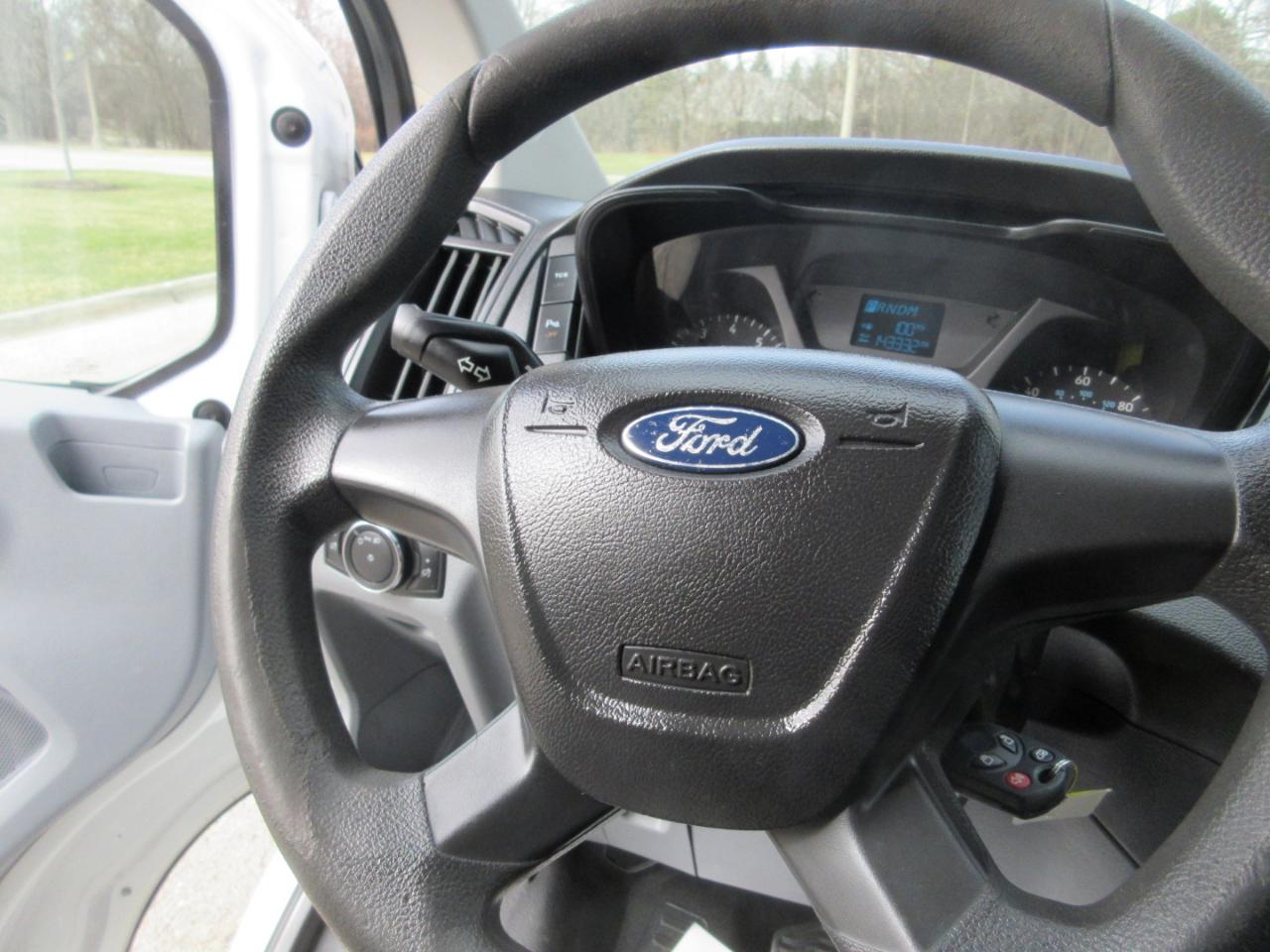 Ford Transit 150 Van Low Roof w/Sliding Pass. 130-in. WB 2017