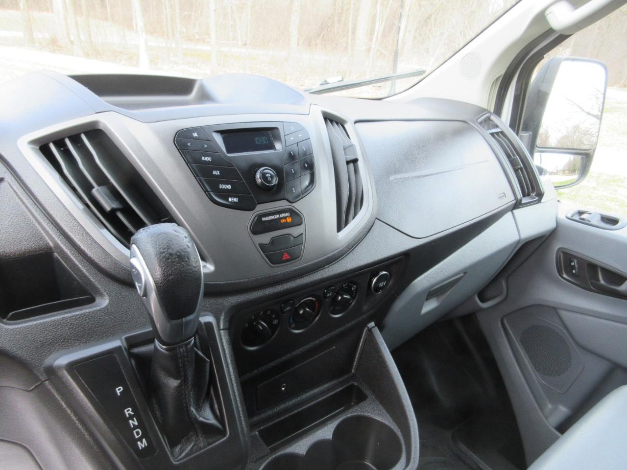 Ford Transit 150 Van Low Roof w/Sliding Pass. 130-in. WB 2017