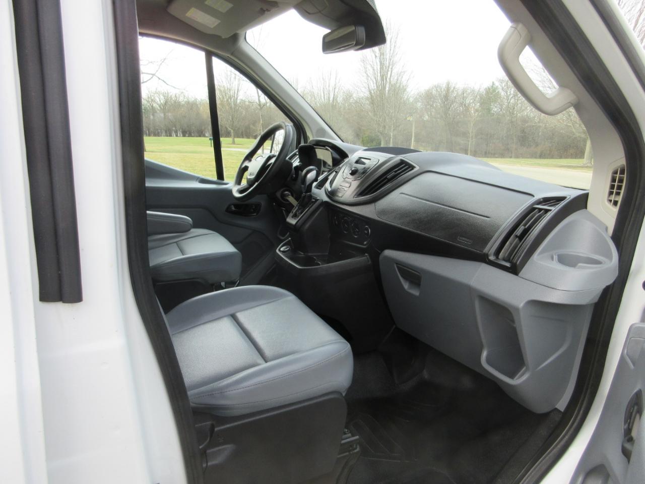 Ford Transit 150 Van Low Roof w/Sliding Pass. 130-in. WB 2017