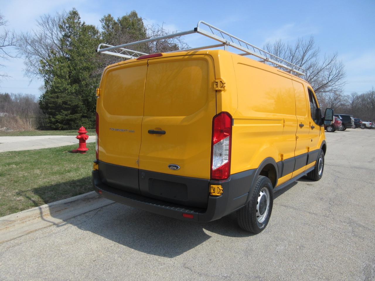Ford Transit 250 Van Low Roof 60/40 Pass.130-in. WB 2017