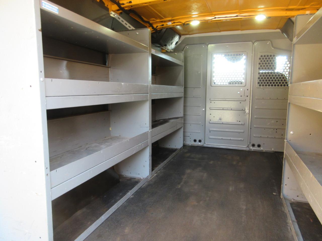 Ford Transit 250 Van Low Roof 60/40 Pass.130-in. WB 2017