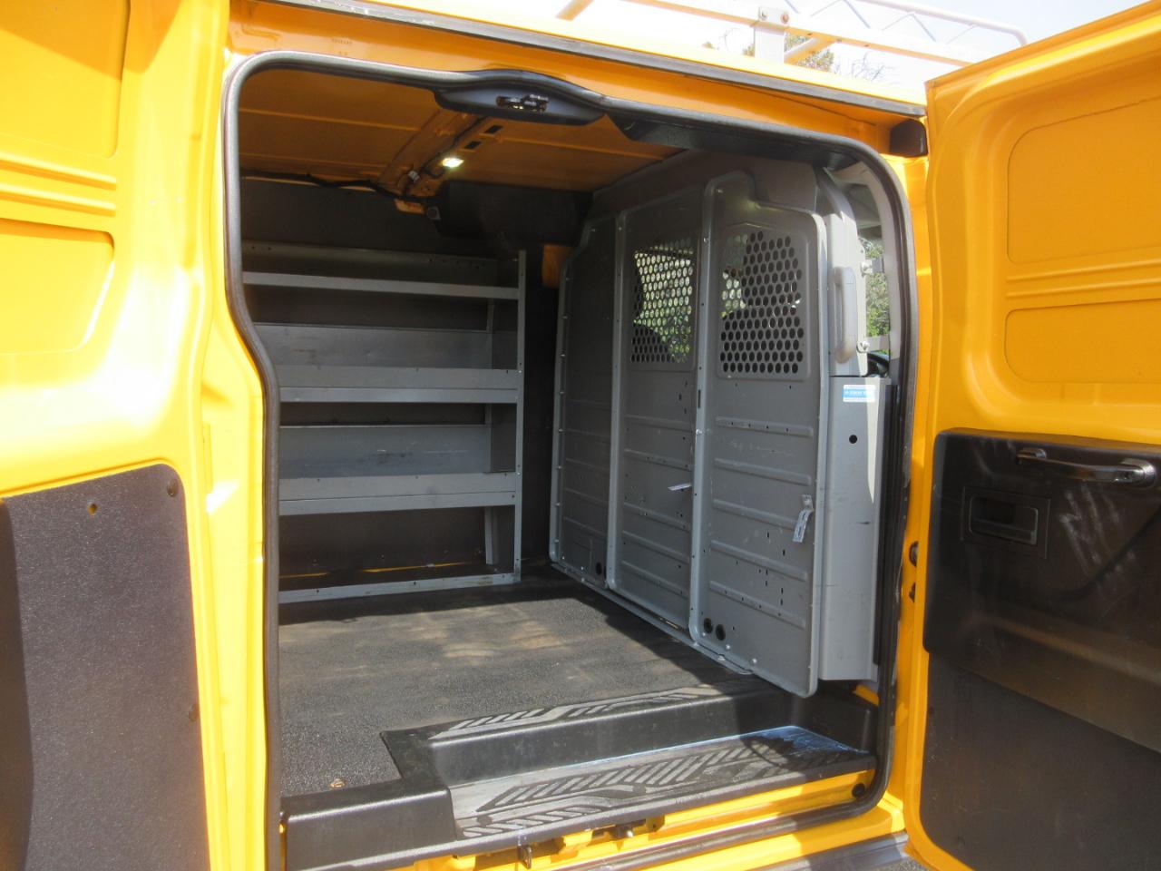 Ford Transit 250 Van Low Roof 60/40 Pass.130-in. WB 2017