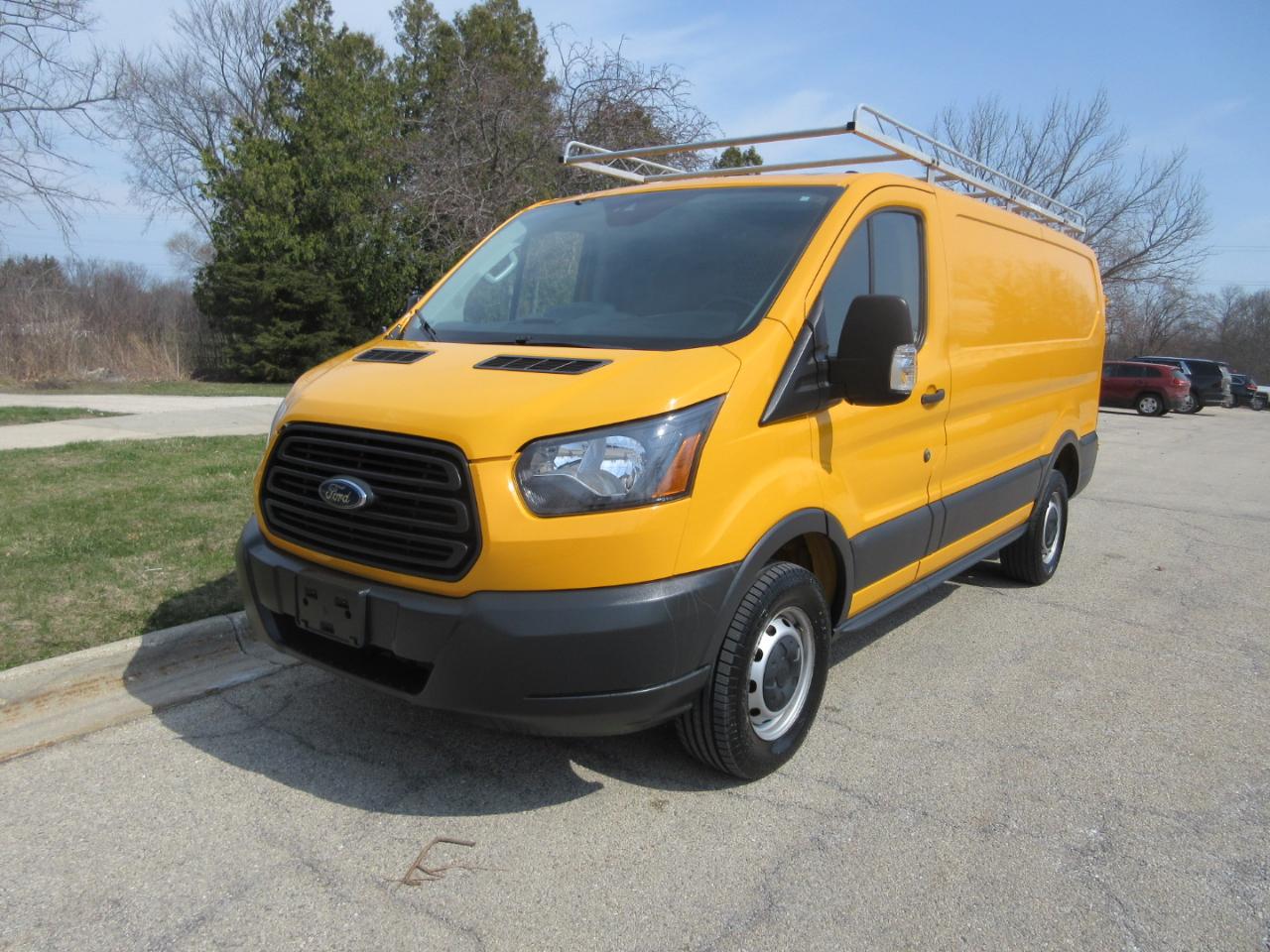 Ford Transit 250 Van Low Roof 60/40 Pass.130-in. WB 2017