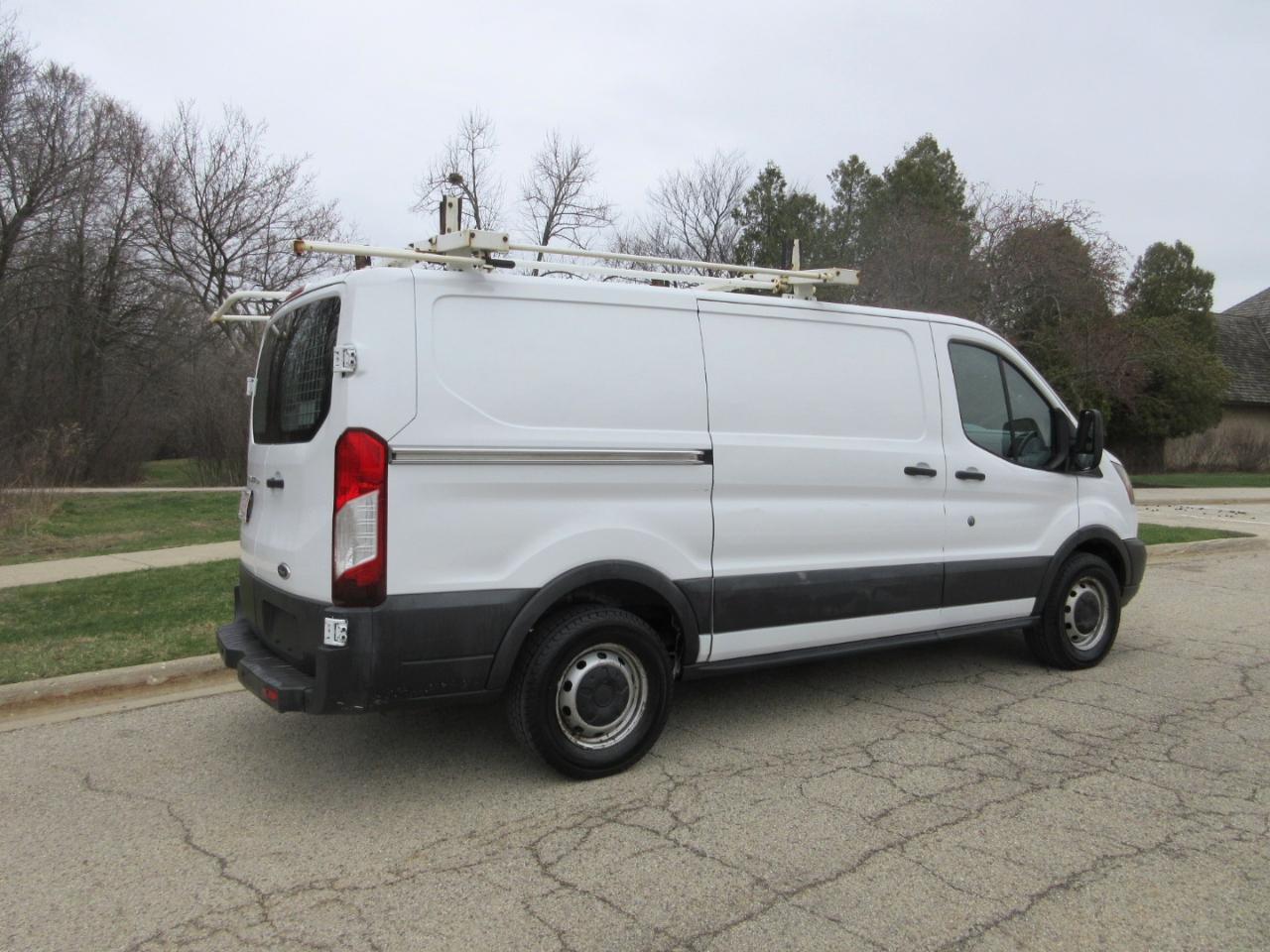Ford Transit 150 Van Low Roof w/Sliding Pass. 130-in. WB 2015