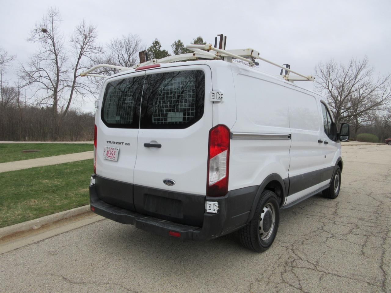 Ford Transit 150 Van Low Roof w/Sliding Pass. 130-in. WB 2015