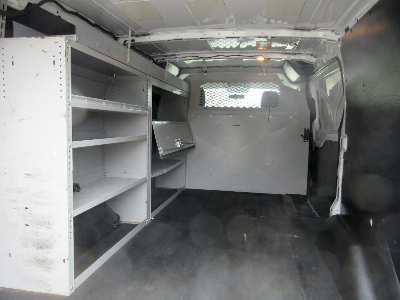 Ford Transit 150 Van Low Roof w/Sliding Pass. 130-in. WB 2015