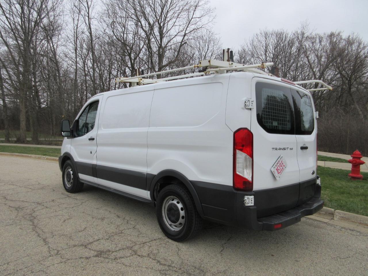 Ford Transit 150 Van Low Roof w/Sliding Pass. 130-in. WB 2015