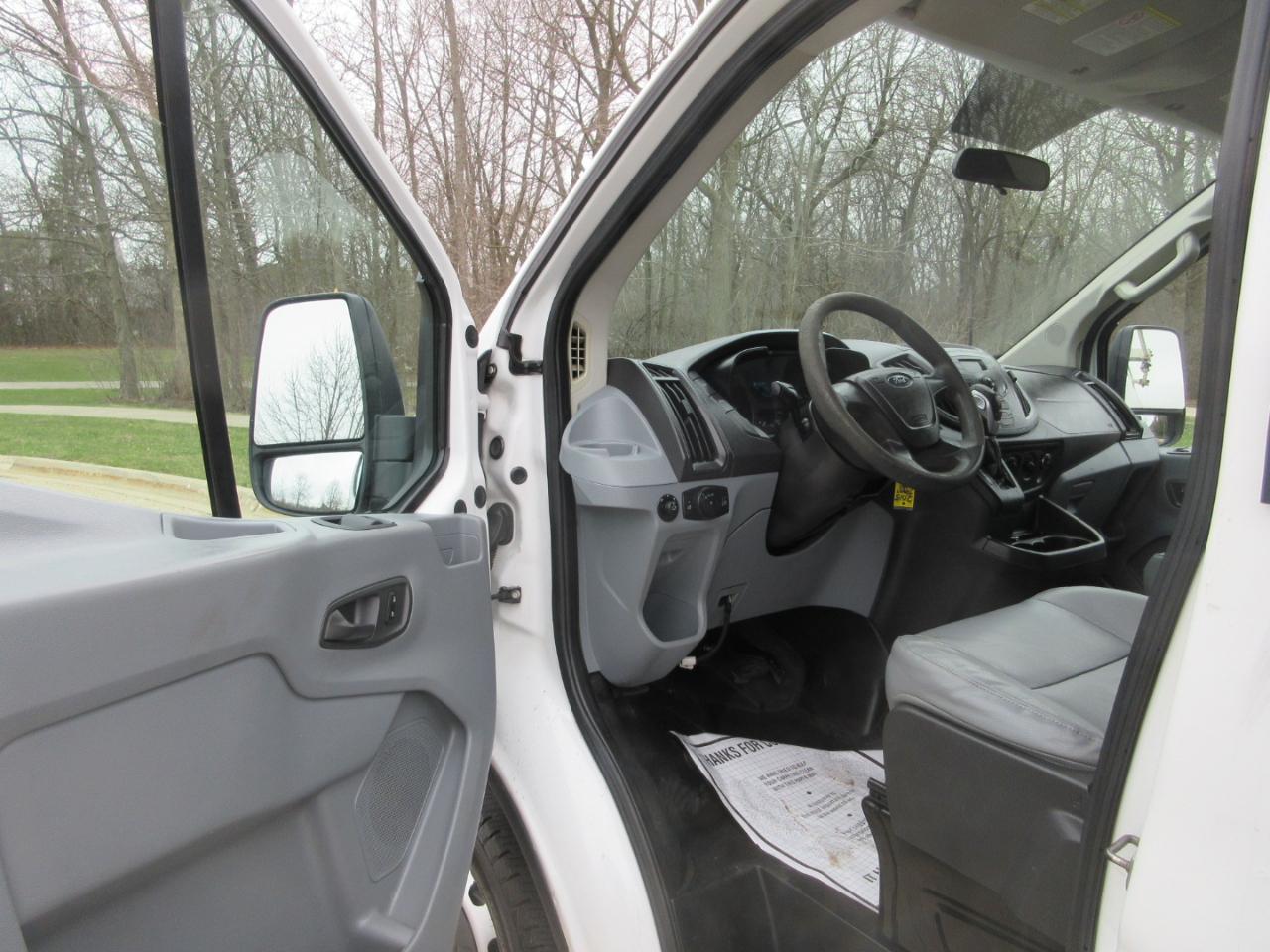 Ford Transit 150 Van Low Roof w/Sliding Pass. 130-in. WB 2015