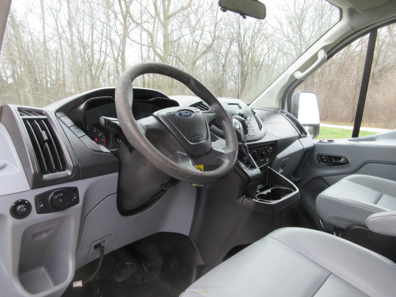 Ford Transit 150 Van Low Roof w/Sliding Pass. 130-in. WB 2015