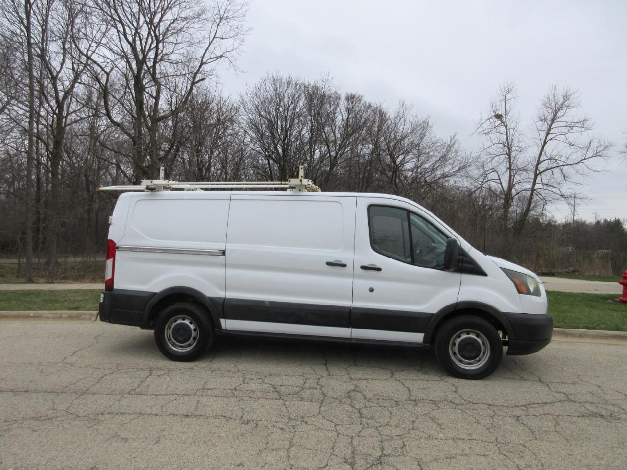 Ford Transit 150 Van Low Roof w/Sliding Pass. 130-in. WB 2015