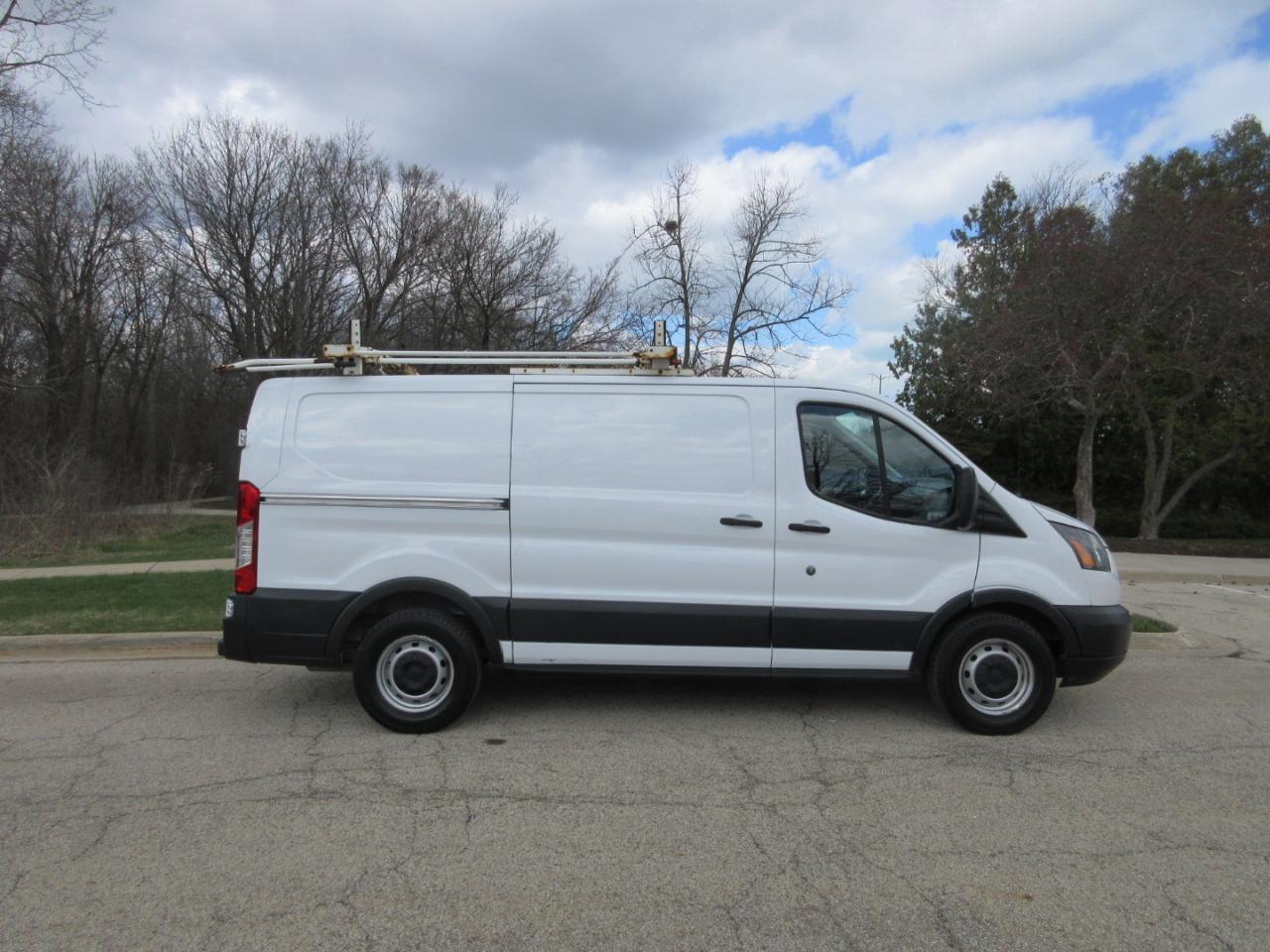 Ford Transit 150 Van Low Roof w/Sliding Pass. 130-in. WB 2017