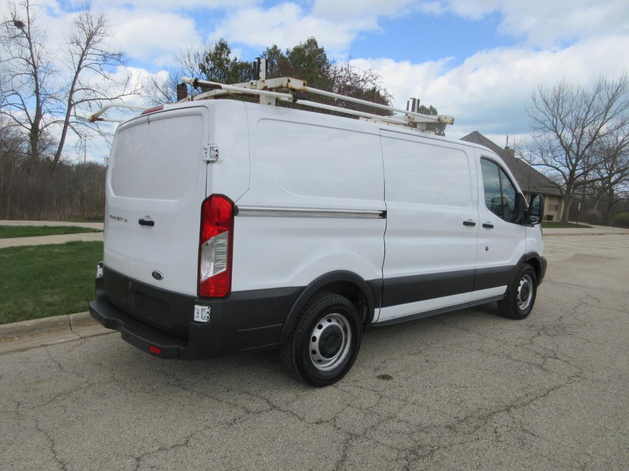 Ford Transit 150 Van Low Roof w/Sliding Pass. 130-in. WB 2017