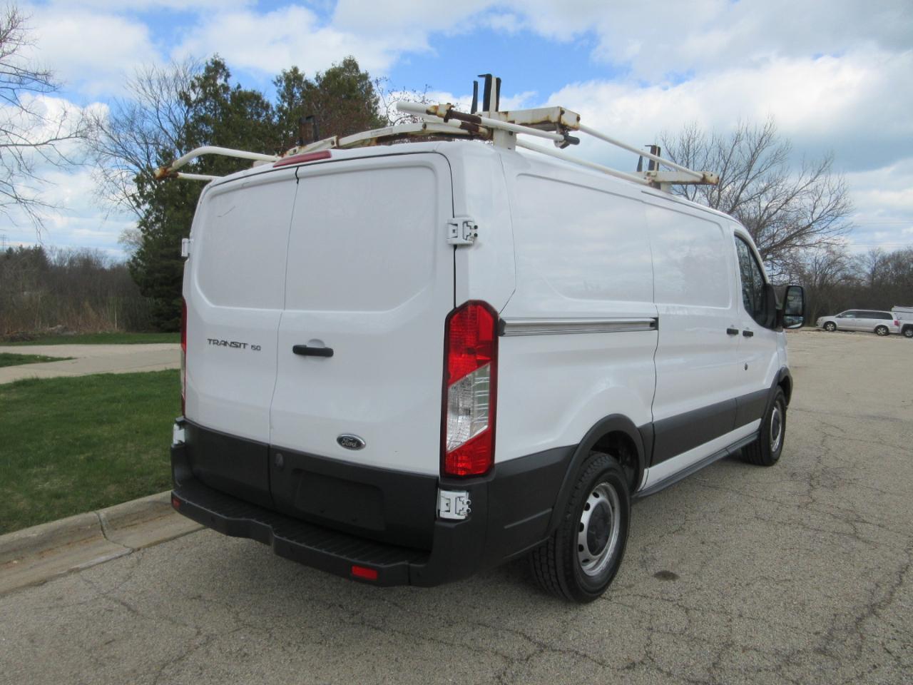 Ford Transit 150 Van Low Roof w/Sliding Pass. 130-in. WB 2017