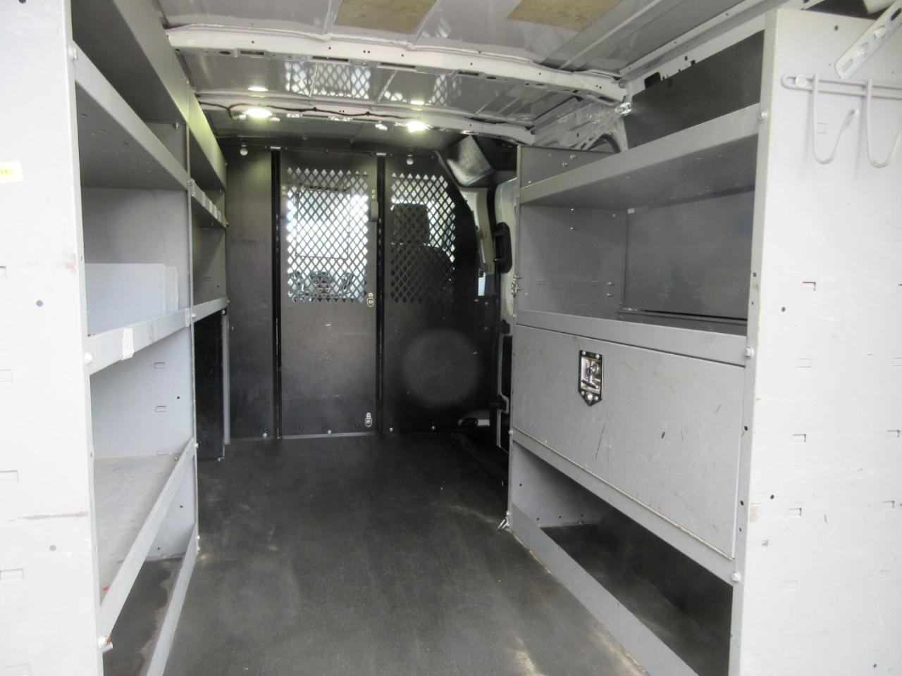 Ford Transit 150 Van Low Roof w/Sliding Pass. 130-in. WB 2017