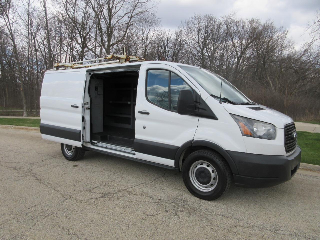 Ford Transit 150 Van Low Roof w/Sliding Pass. 130-in. WB 2017