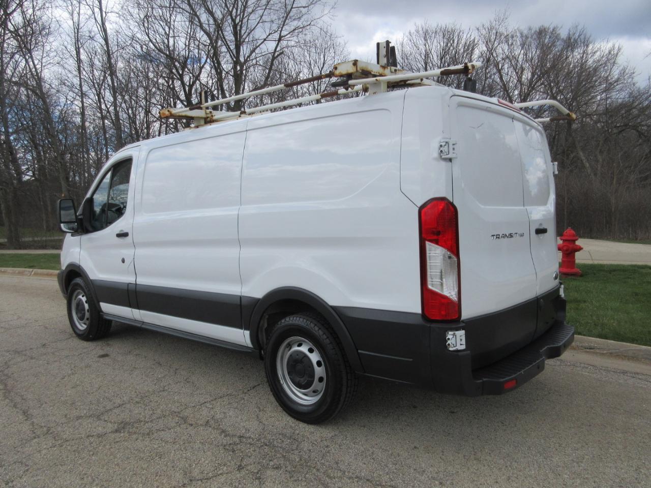 Ford Transit 150 Van Low Roof w/Sliding Pass. 130-in. WB 2017