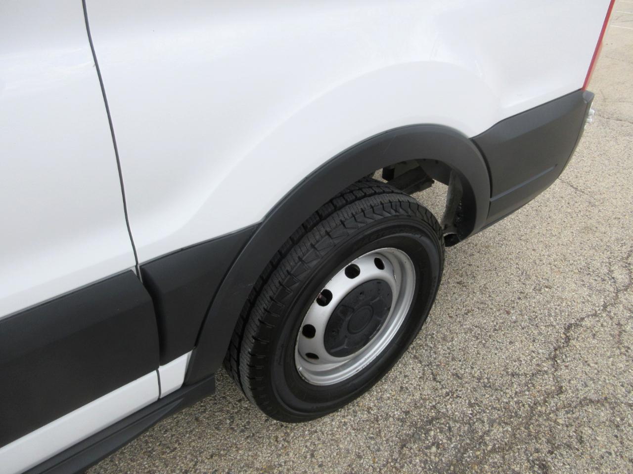 Ford Transit 150 Van Low Roof w/Sliding Pass. 130-in. WB 2017