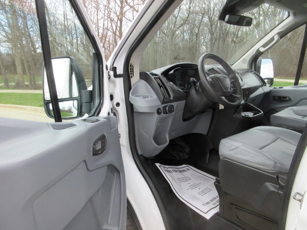 Ford Transit 150 Van Low Roof w/Sliding Pass. 130-in. WB 2017