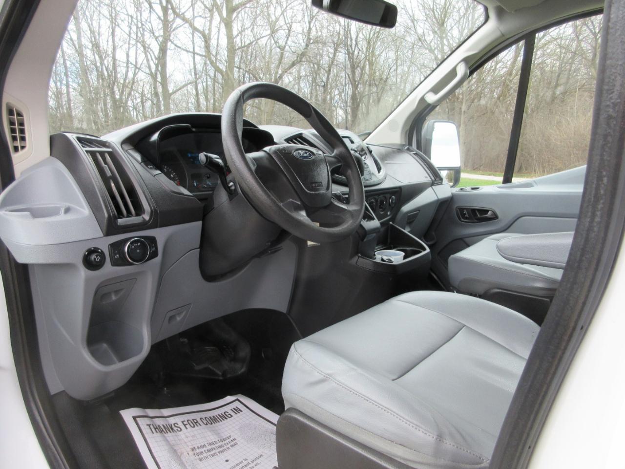 Ford Transit 150 Van Low Roof w/Sliding Pass. 130-in. WB 2017