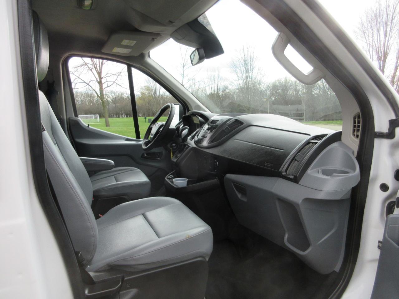 Ford Transit 150 Van Low Roof w/Sliding Pass. 130-in. WB 2017