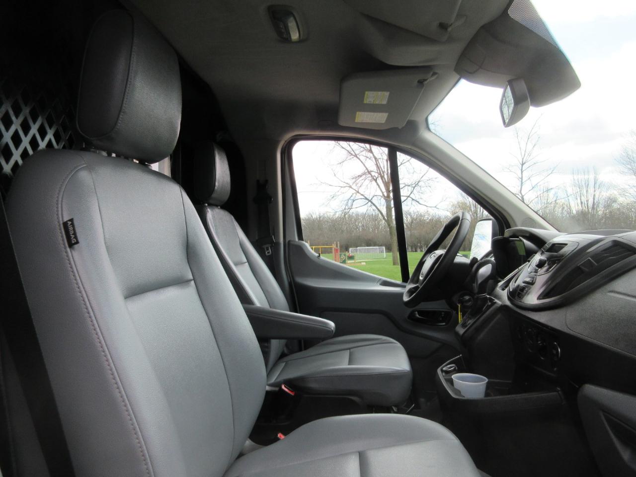 Ford Transit 150 Van Low Roof w/Sliding Pass. 130-in. WB 2017