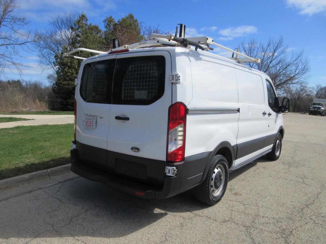 Ford Transit 150 Van Low Roof w/Sliding Pass. 130-in. WB 2015