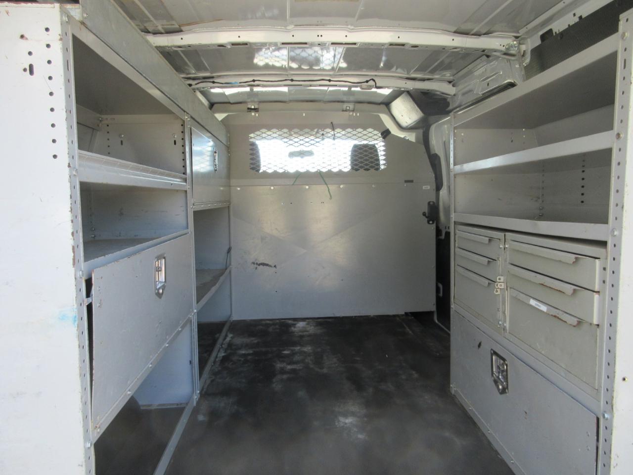 Ford Transit 150 Van Low Roof w/Sliding Pass. 130-in. WB 2015