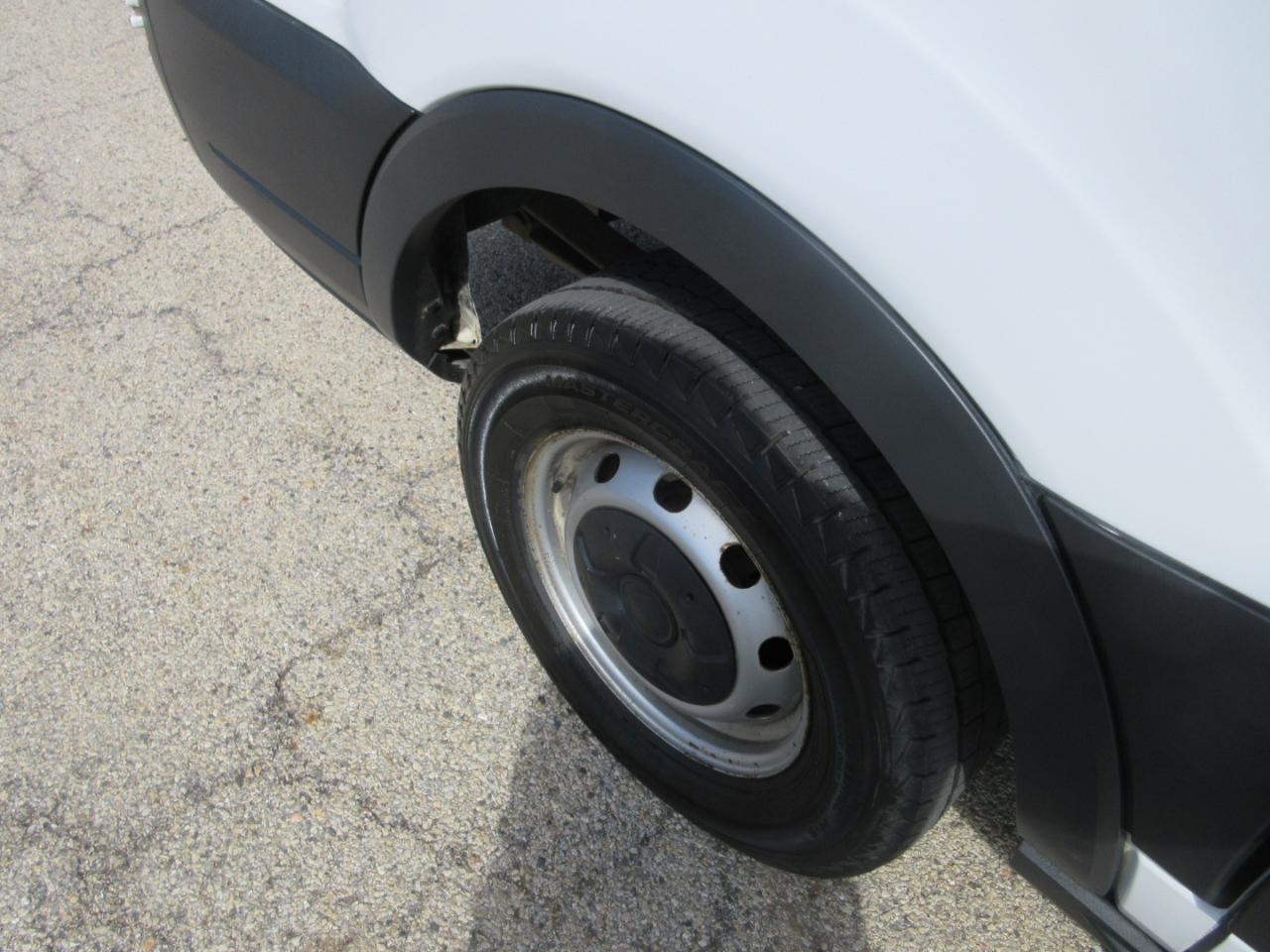 Ford Transit 150 Van Low Roof w/Sliding Pass. 130-in. WB 2015