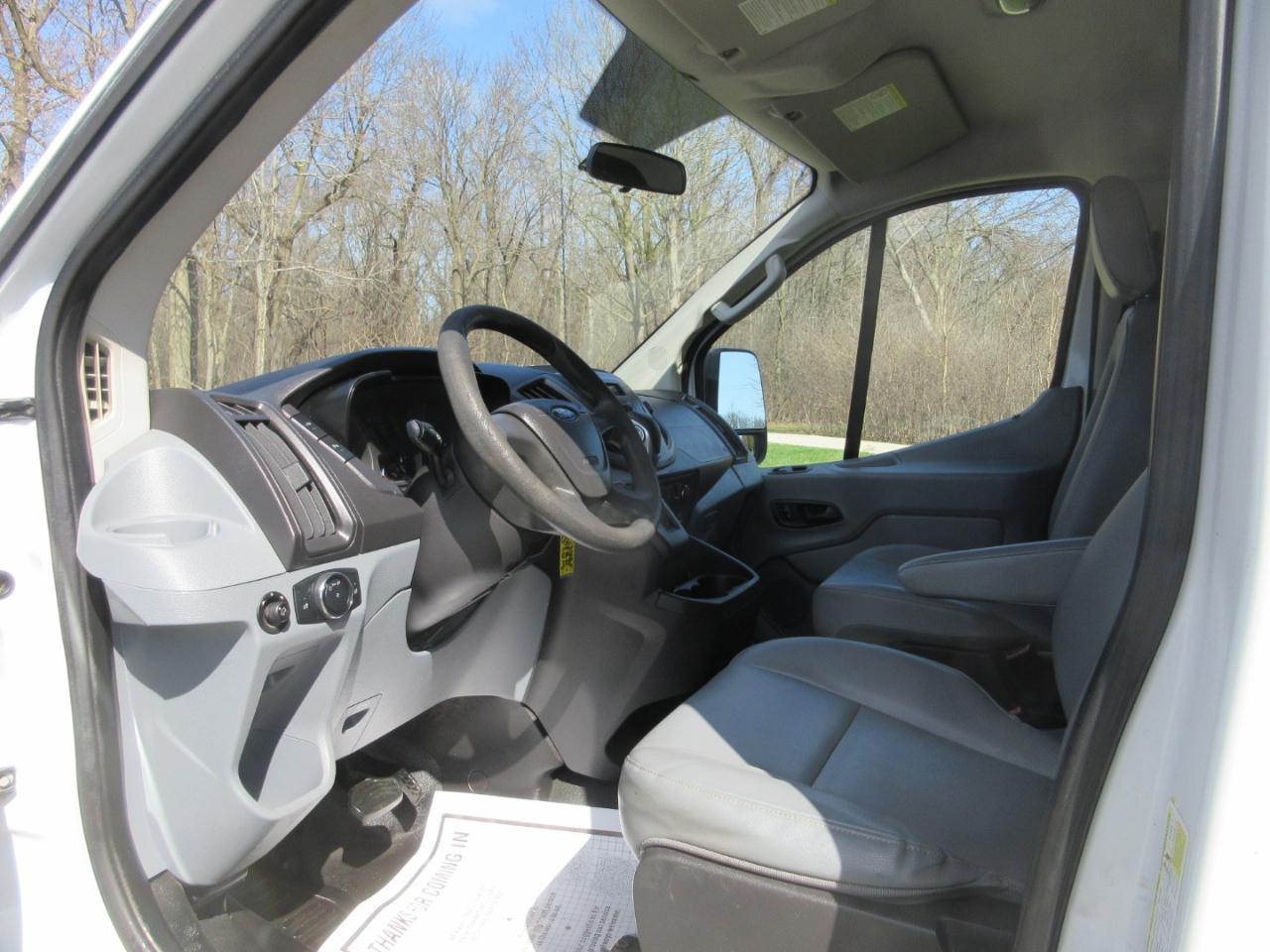 Ford Transit 150 Van Low Roof w/Sliding Pass. 130-in. WB 2015