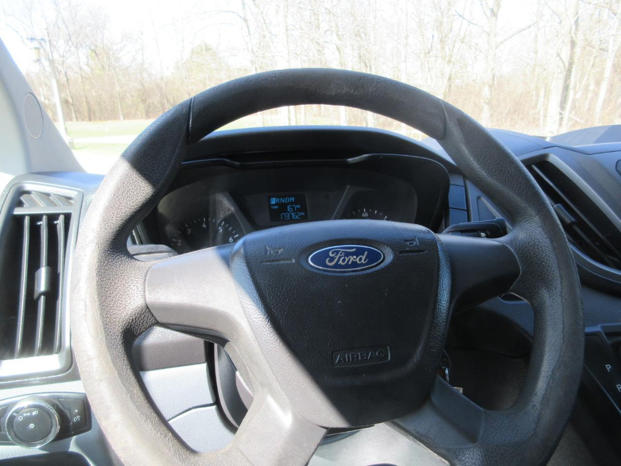 Ford Transit 150 Van Low Roof w/Sliding Pass. 130-in. WB 2015