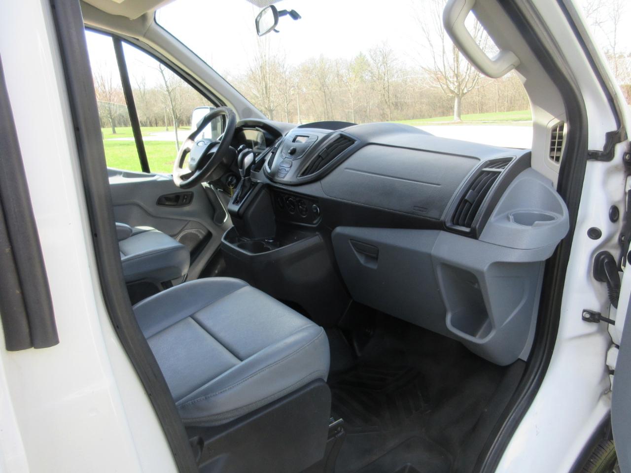 Ford Transit 150 Van Low Roof w/Sliding Pass. 130-in. WB 2015