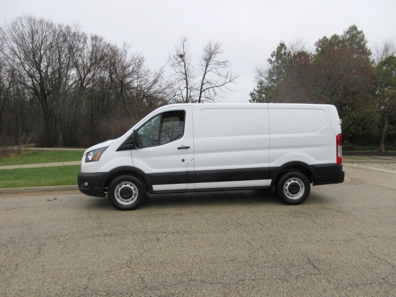 Ford Transit 150 Van Low Roof w/Sliding Pass. 130-in. WB 2020