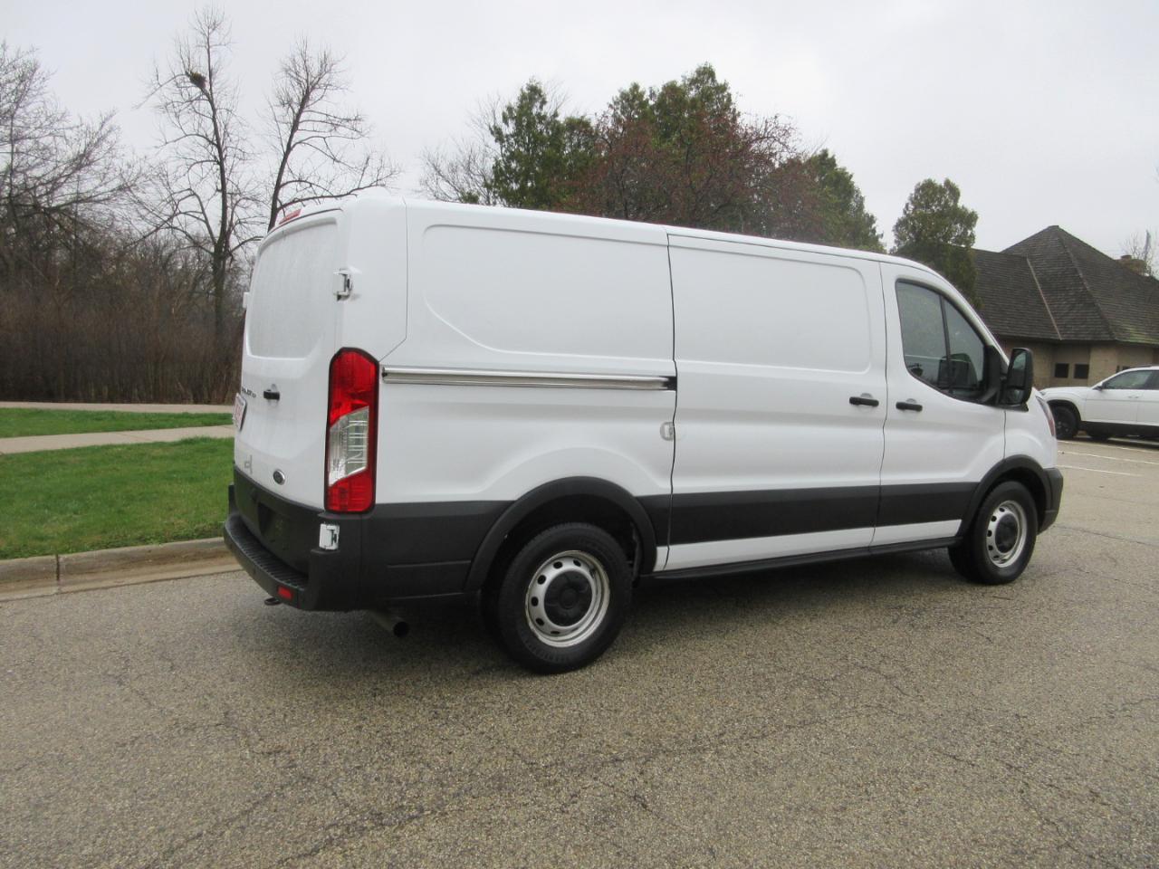 Ford Transit 150 Van Low Roof w/Sliding Pass. 130-in. WB 2020