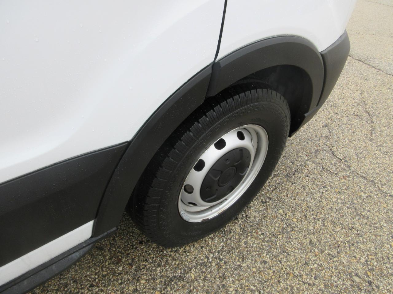 Ford Transit 150 Van Low Roof w/Sliding Pass. 130-in. WB 2020