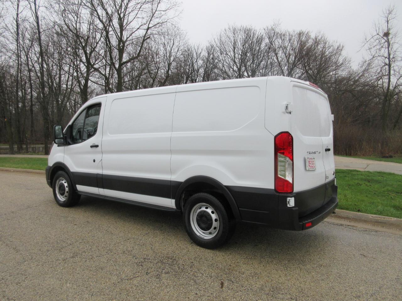 Ford Transit 150 Van Low Roof w/Sliding Pass. 130-in. WB 2020