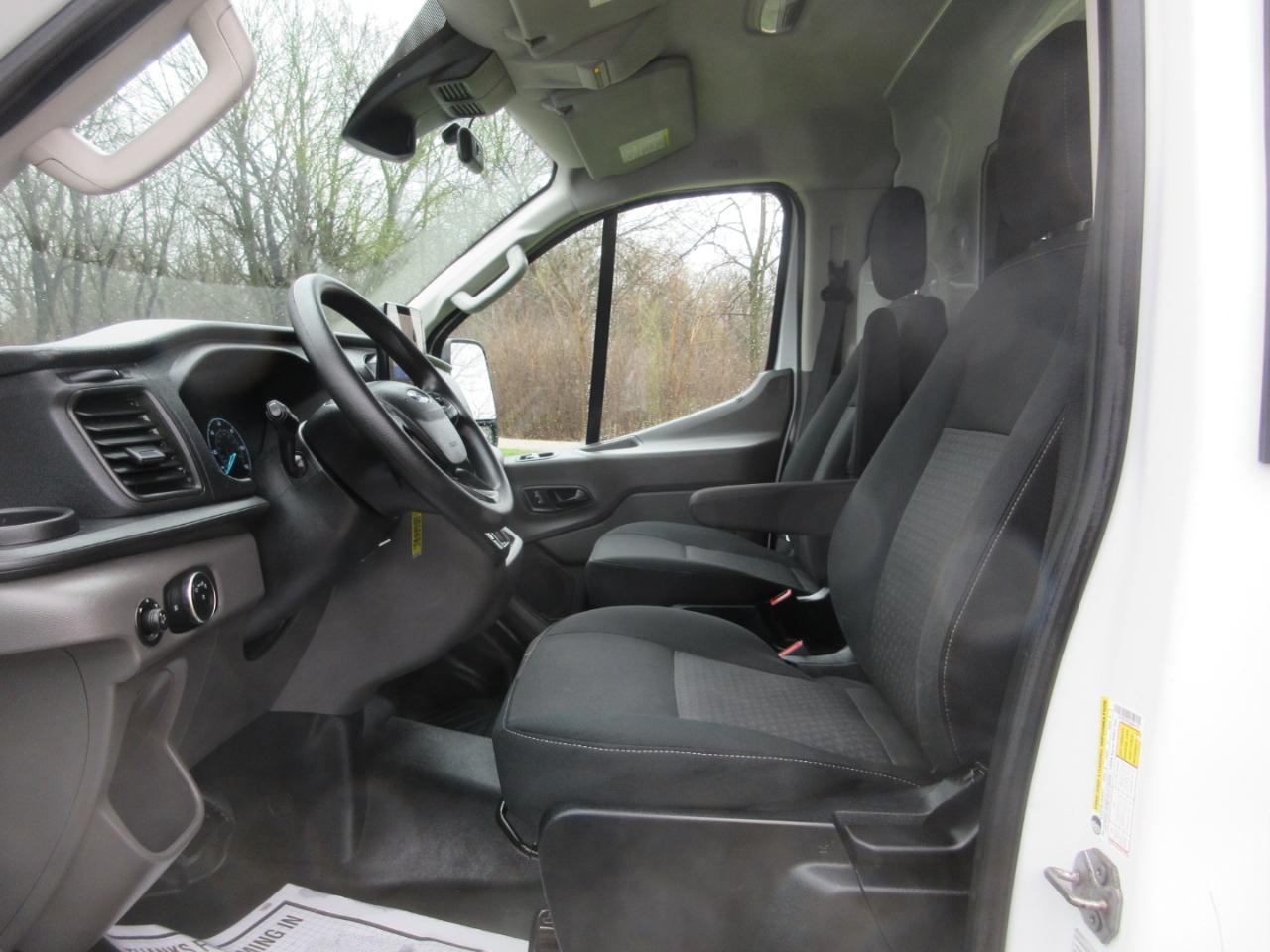 Ford Transit 150 Van Low Roof w/Sliding Pass. 130-in. WB 2020