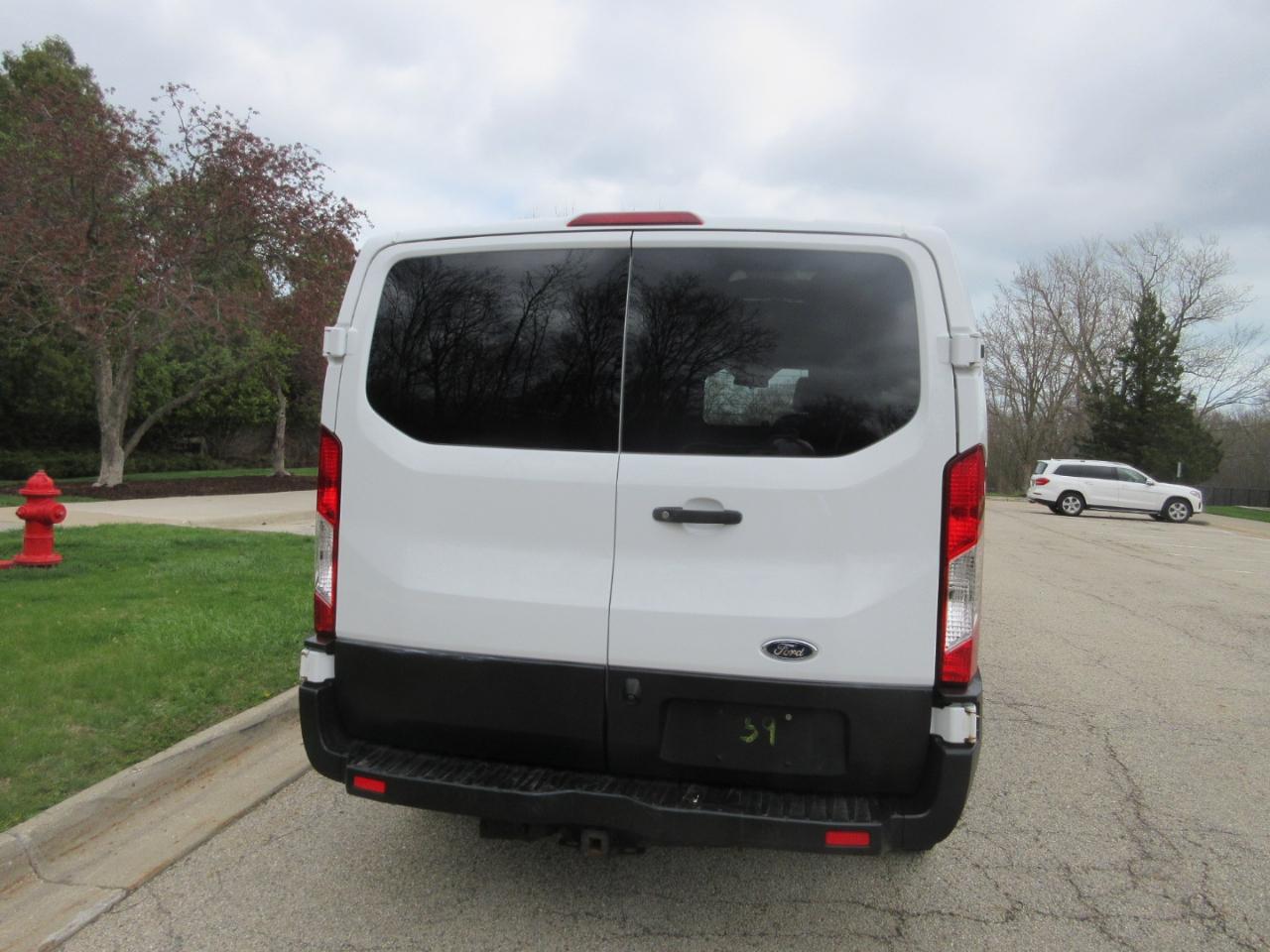 Ford Transit T-250 130" Low Rf 9000 GVWR Swing-Out RH Dr 2019