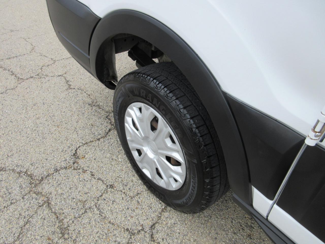 Ford Transit T-250 130" Low Rf 9000 GVWR Swing-Out RH Dr 2019