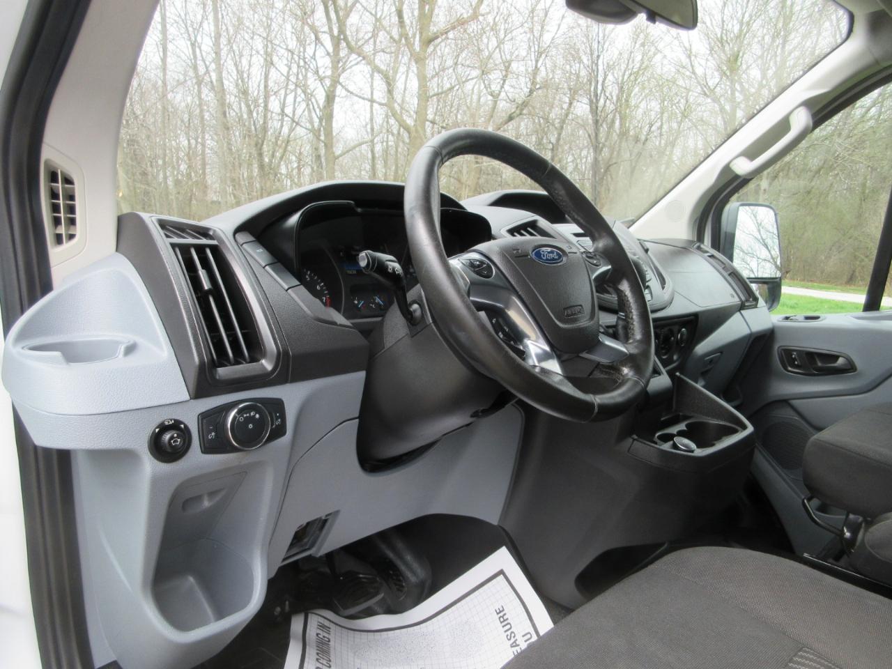 Ford Transit T-250 130" Low Rf 9000 GVWR Swing-Out RH Dr 2019