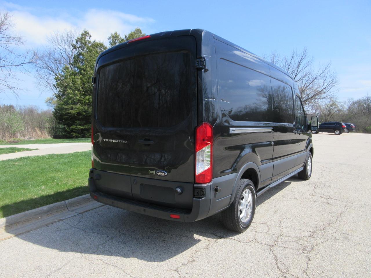 Ford Transit Cargo Van T-250 148" Med Rf 9000 GVWR Sliding RH Dr 2015