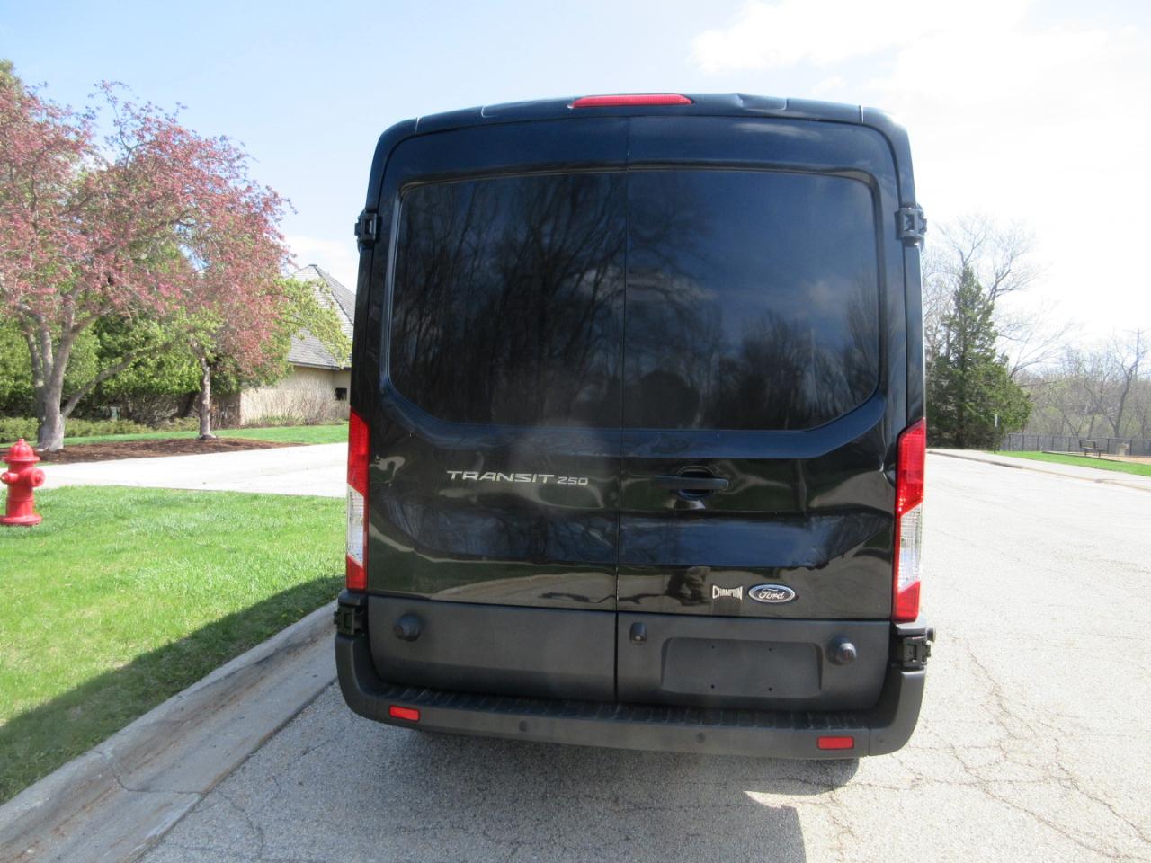 Ford Transit Cargo Van T-250 148" Med Rf 9000 GVWR Sliding RH Dr 2015