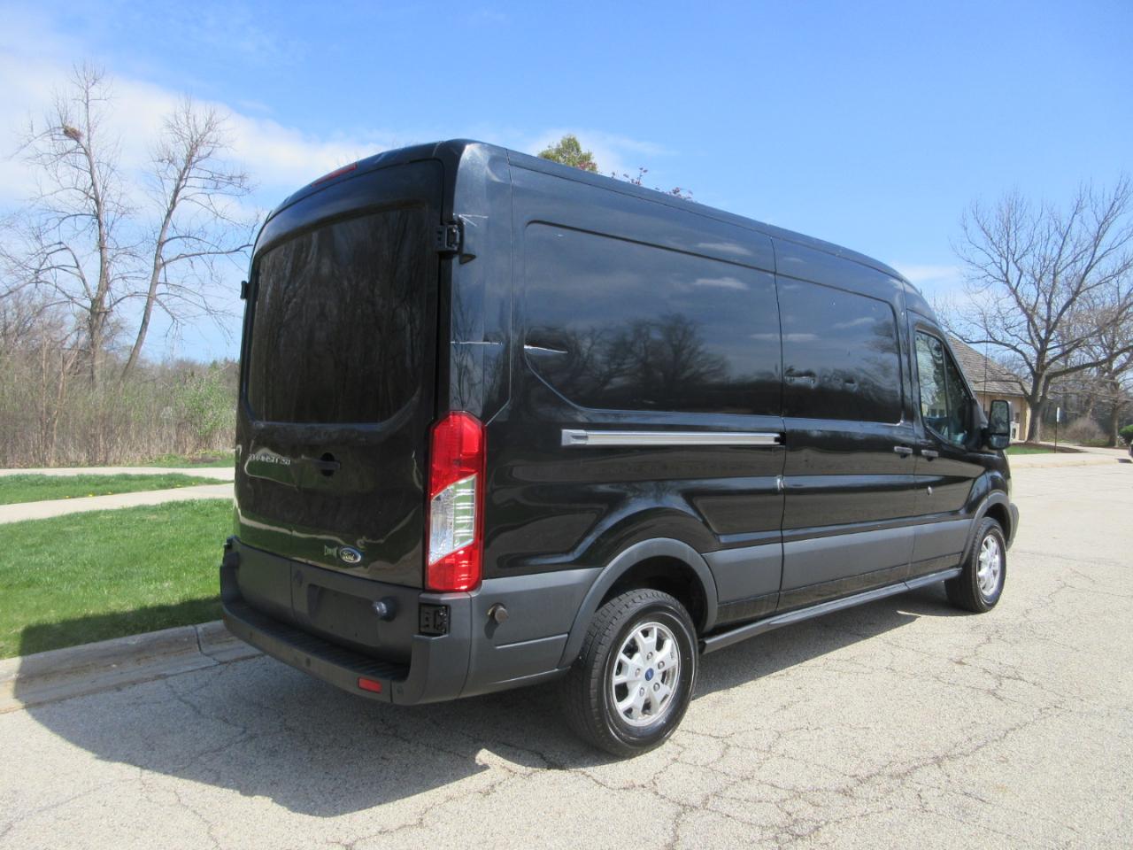 Ford Transit Cargo Van T-250 148" Med Rf 9000 GVWR Sliding RH Dr 2015