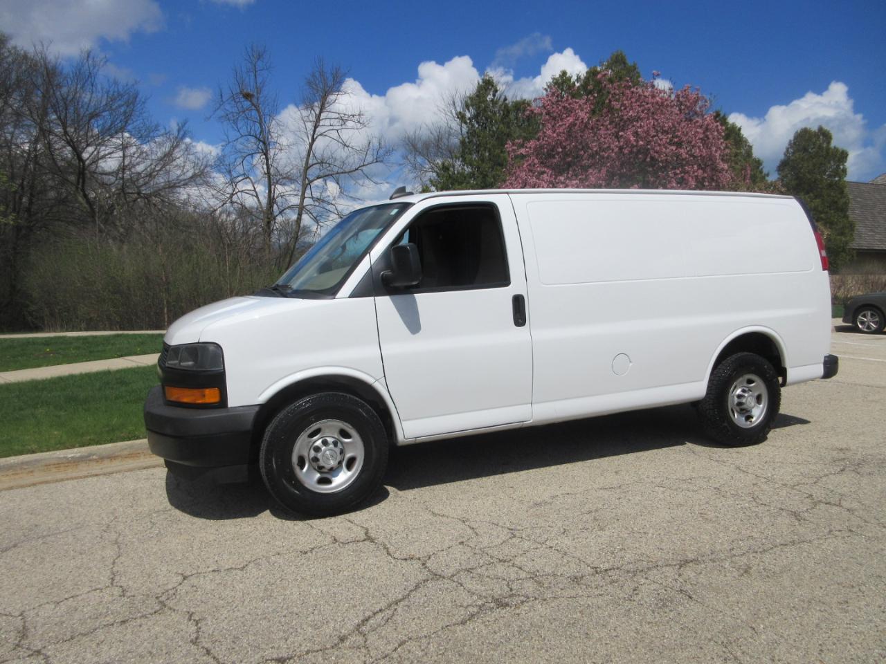Chevrolet Express Cargo Van RWD 2500 135" 2019
