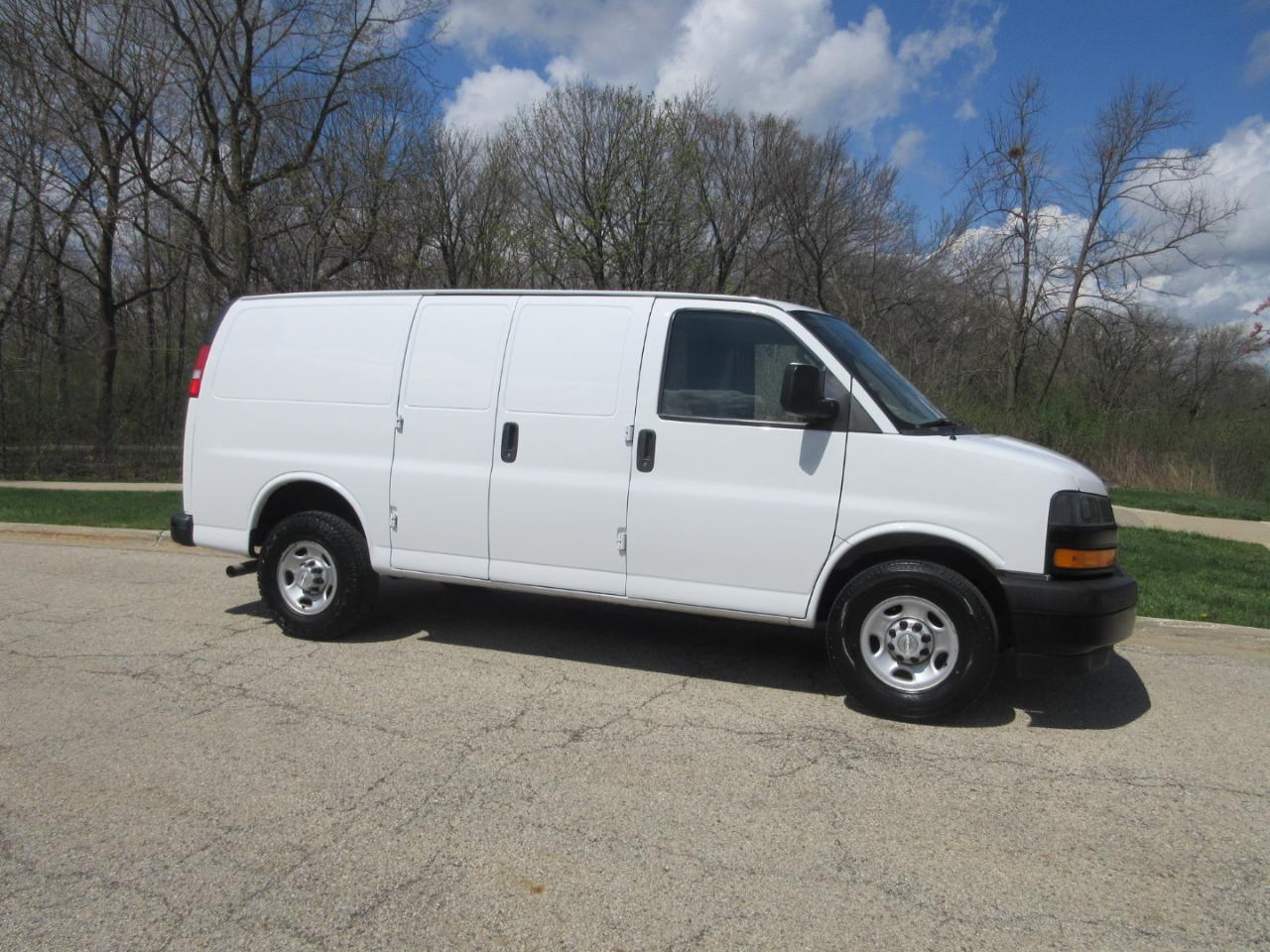 Chevrolet Express Cargo Van RWD 2500 135" 2019