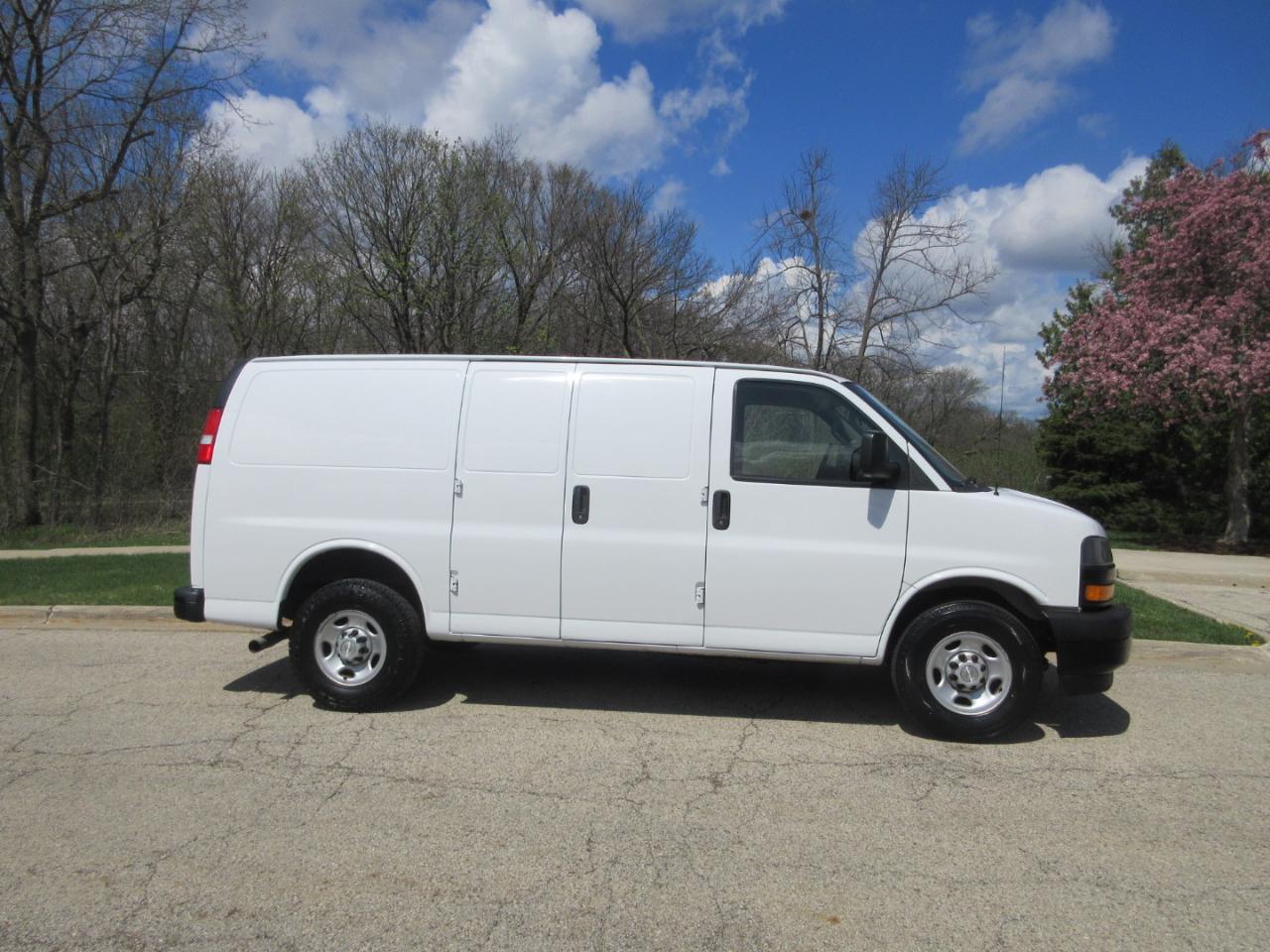 Chevrolet Express Cargo Van RWD 2500 135" 2019