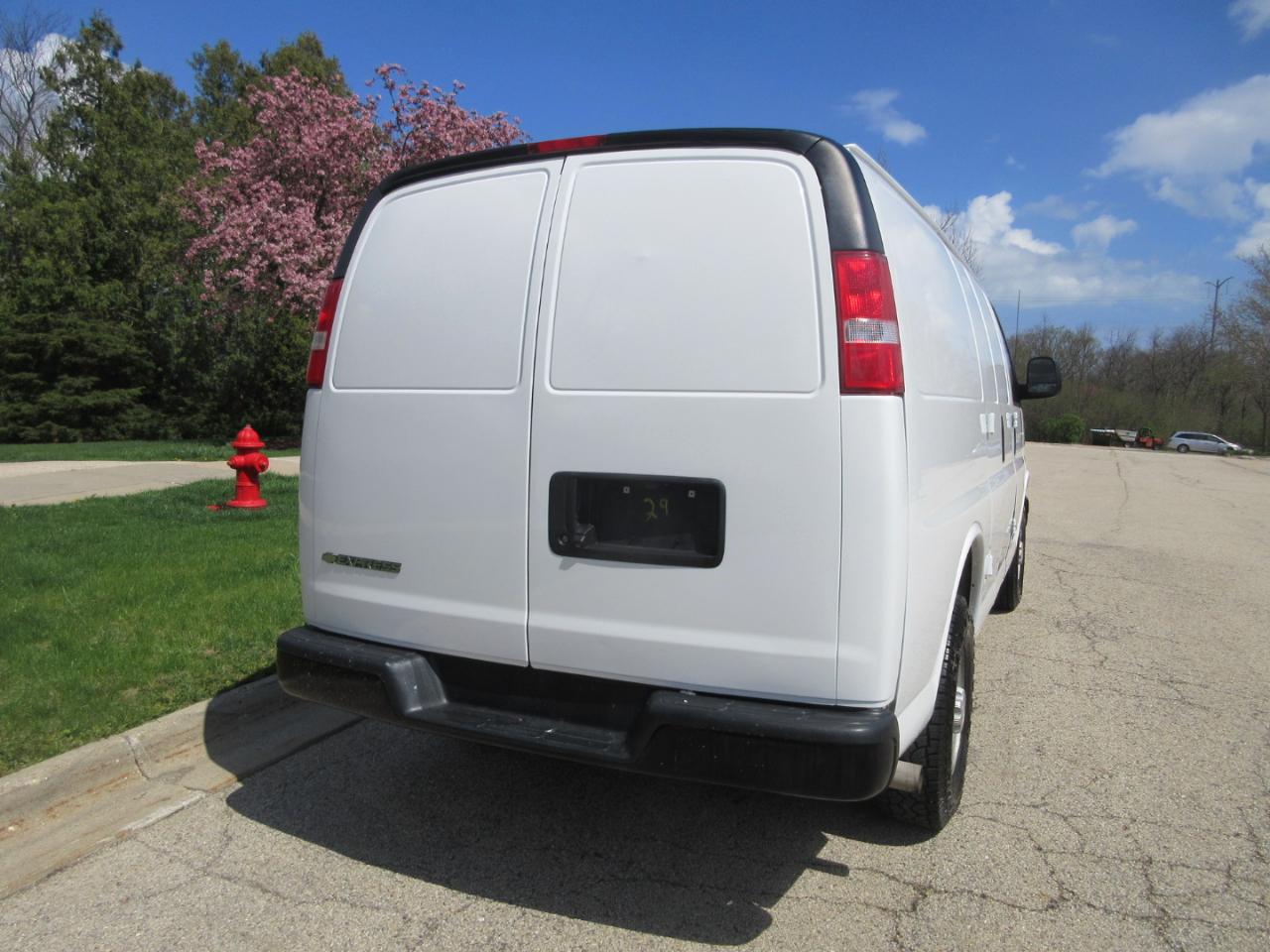 Chevrolet Express Cargo Van RWD 2500 135" 2019